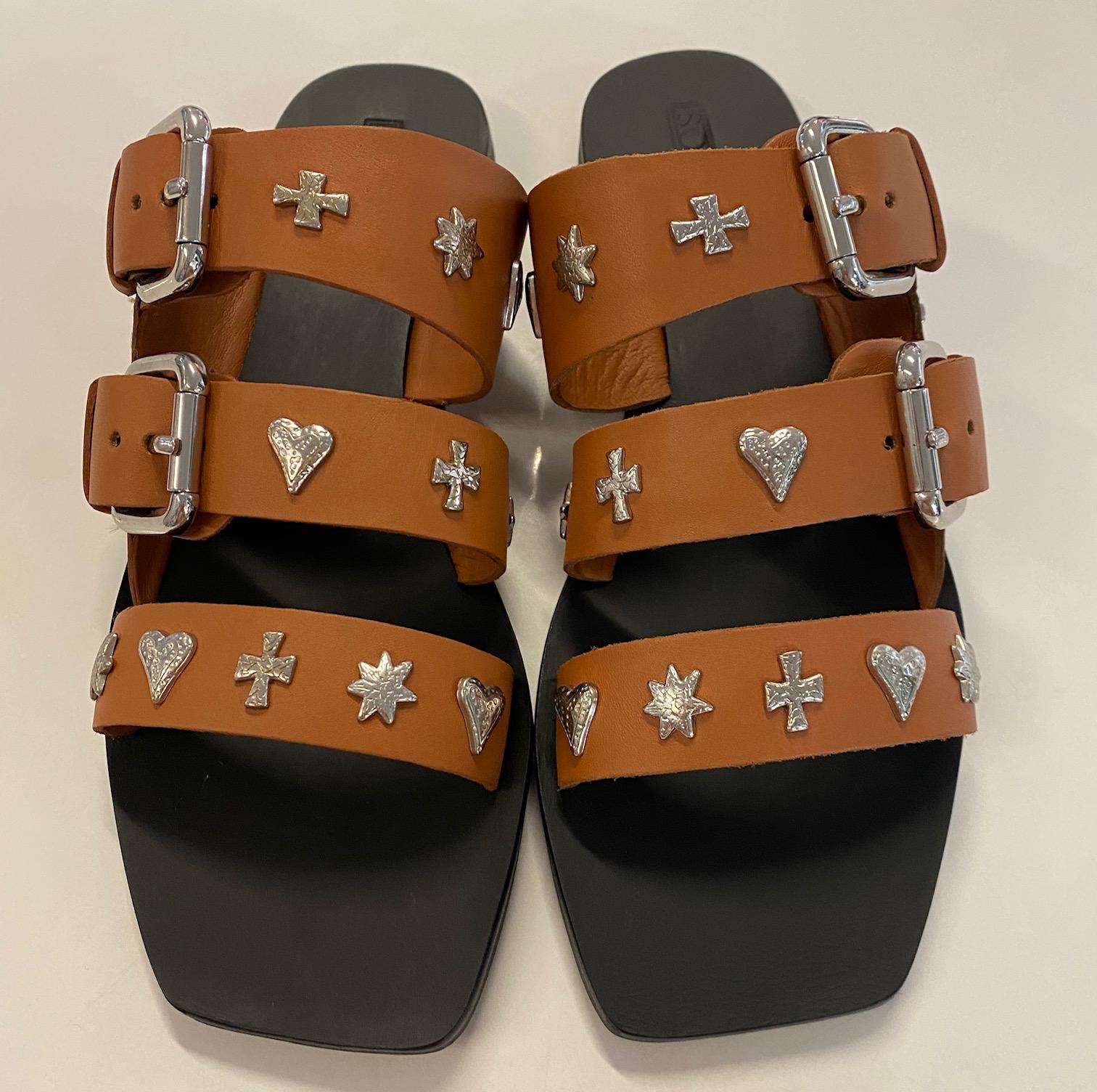 clarks sandals size 3