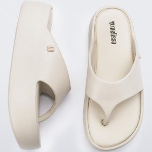 MELISSA FREE PLATFORM THONG - BEIGE