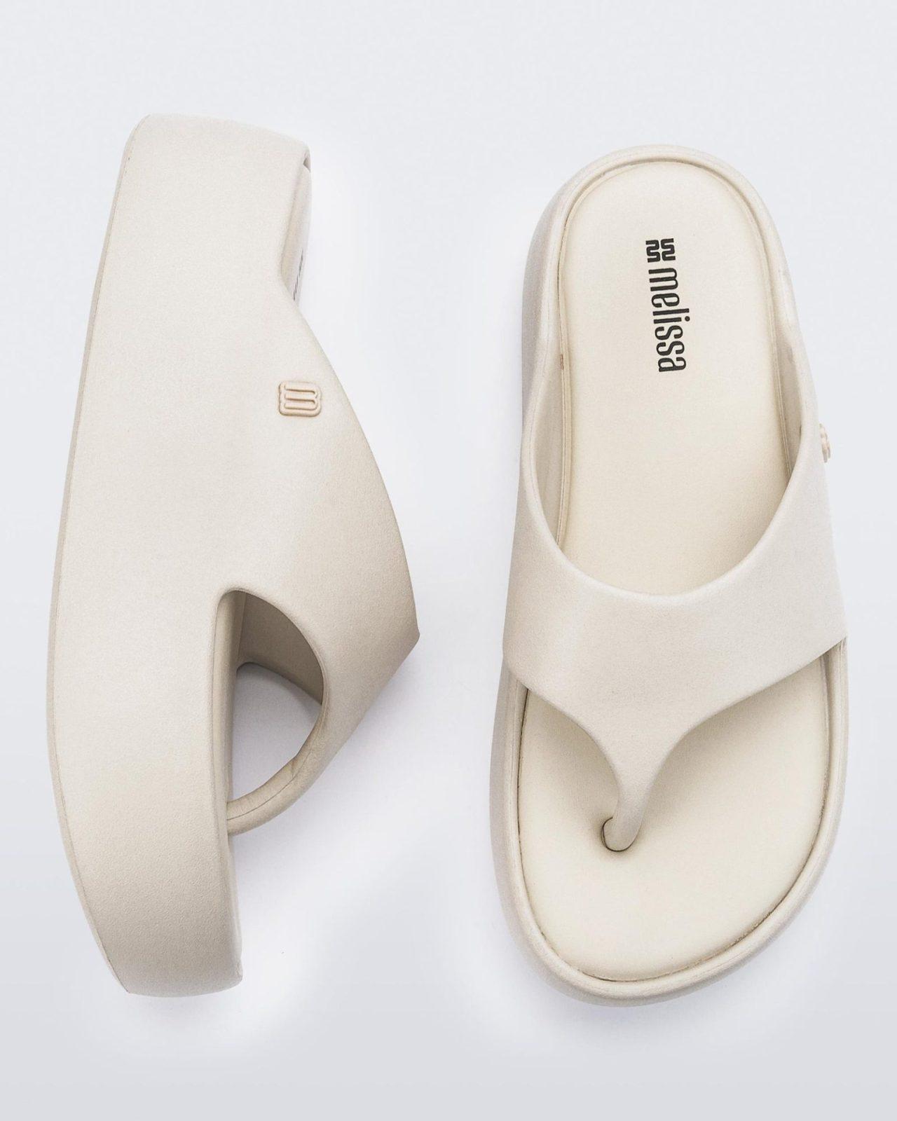 MELISSA FREE PLATFORM THONG - BEIGE