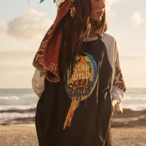 SABBI THE STAY WILD RAGLAN TEE