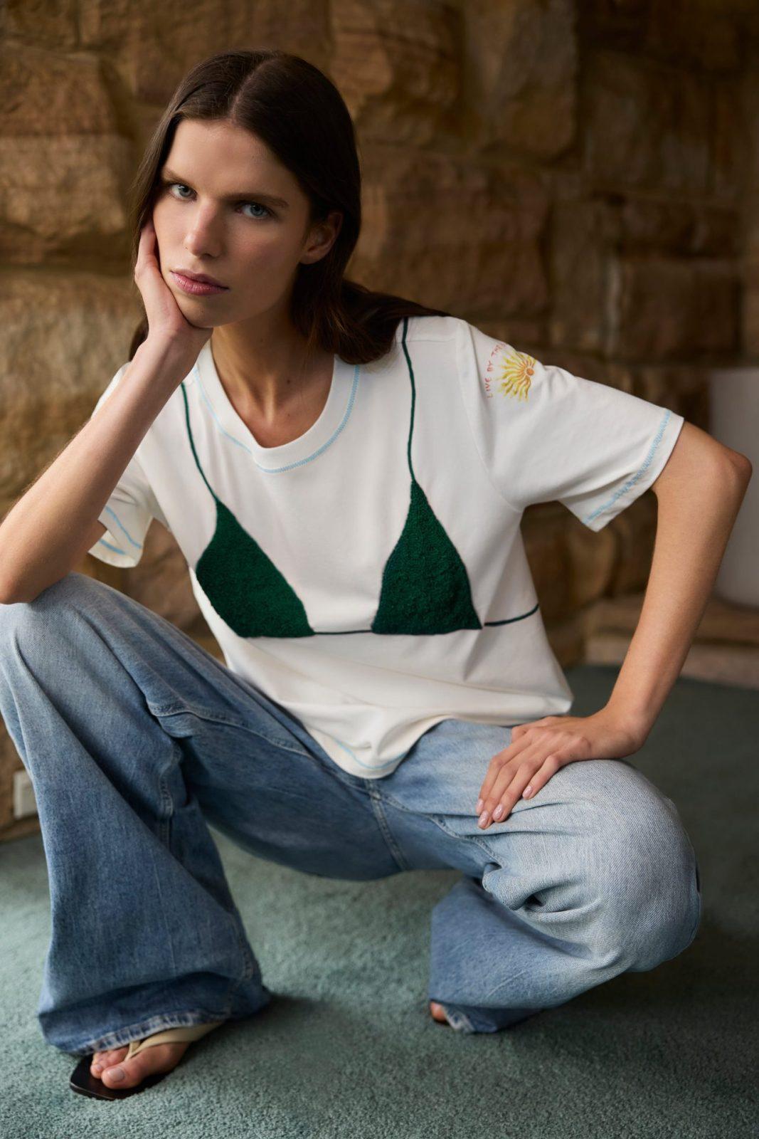 ANTIPODEAN VACAY ALL DAY CLASSIC TEE EMERALD - Image 2