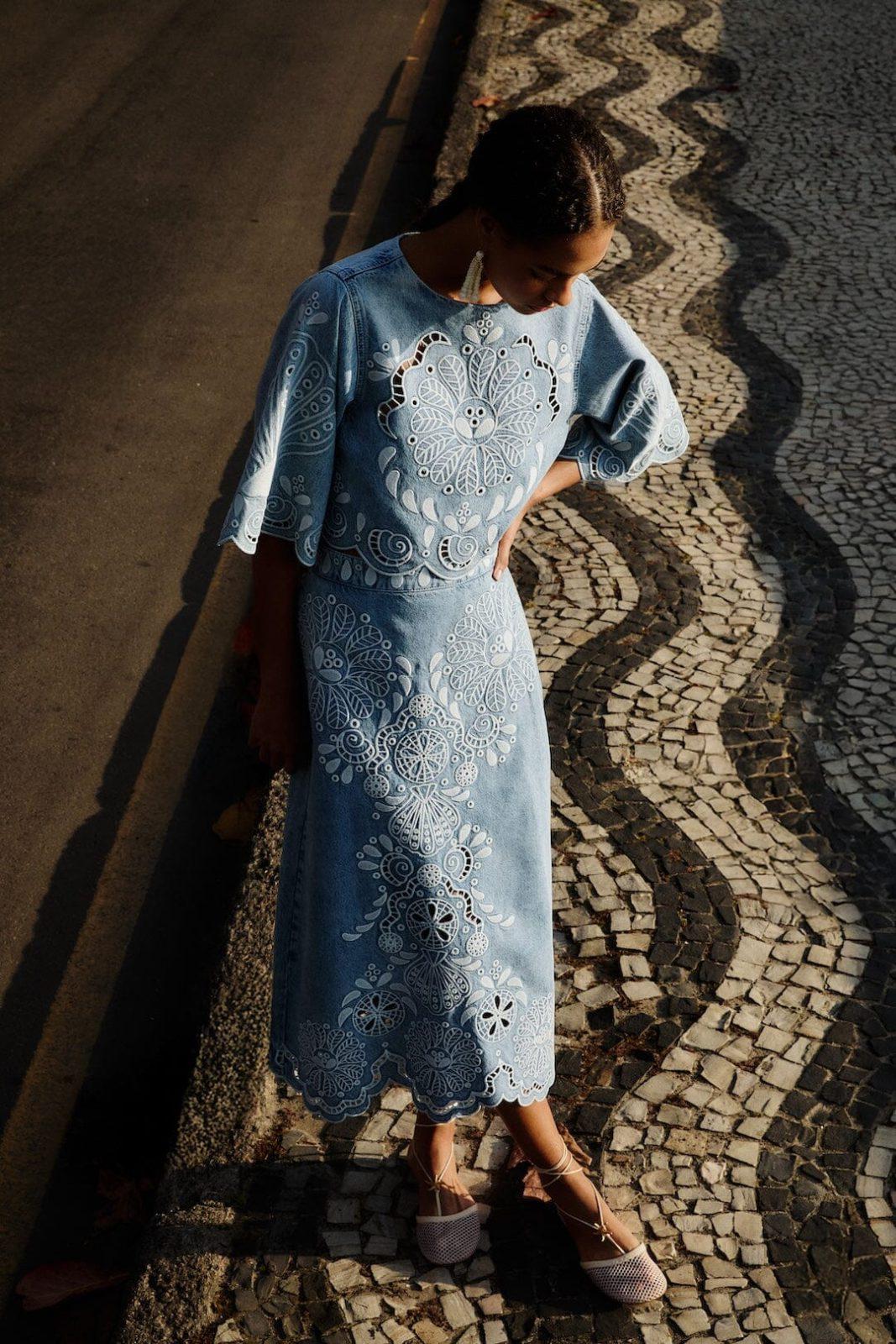 FARM RIO denim richelieu wavy hem midi skirt - Image 2