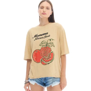 THE TALES Momma Knows Best Street Tee