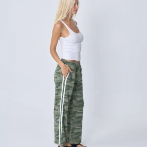NEAR THE SEA NEAR THE SEA - Camo Track pant