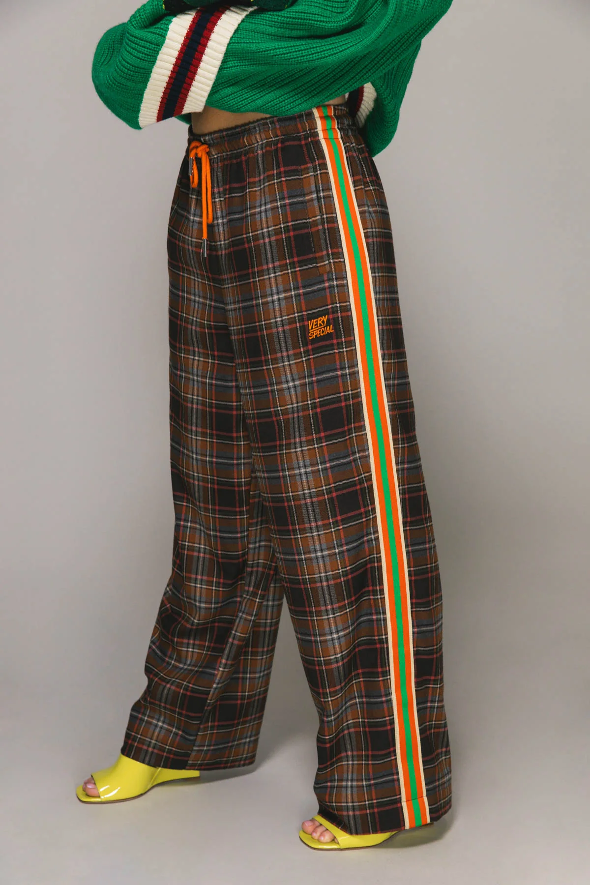 SOMETHING VERY SPECIAL Brown Plaid Check Baggy Vacay Pants - Image 2